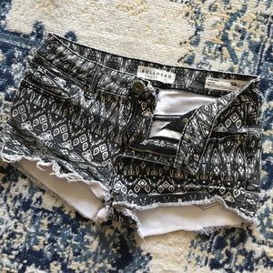 Black & White Aztec Bullhead Shorts